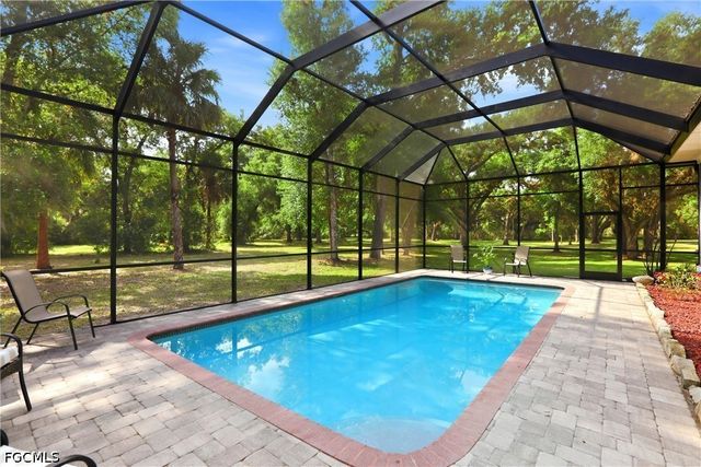 3081 Wakefield LN, Alva, FL 33920