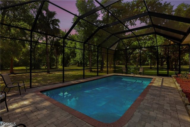 3081 Wakefield LN, Alva, FL 33920