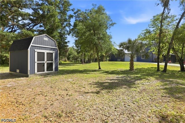 3081 Wakefield LN, Alva, FL 33920