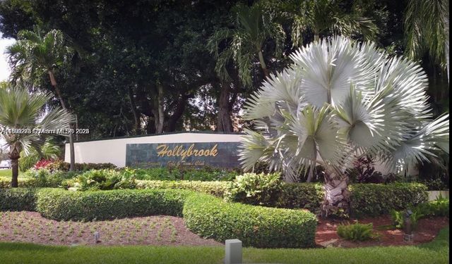 671 S Hollybrook Dr 104, Pembroke Pines, FL 33025