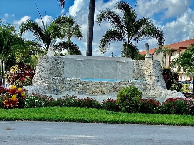 671 S Hollybrook Dr 104, Pembroke Pines, FL 33025