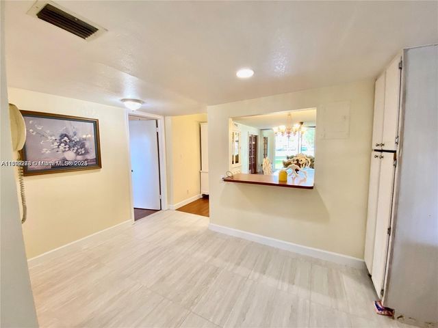 671 S Hollybrook Dr 104, Pembroke Pines, FL 33025