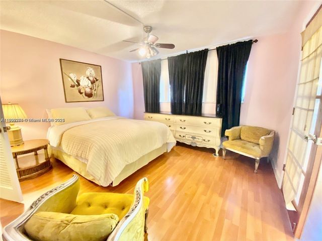 671 S Hollybrook Dr 104, Pembroke Pines, FL 33025