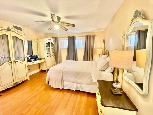 671 S Hollybrook Dr 104, Pembroke Pines, FL 33025