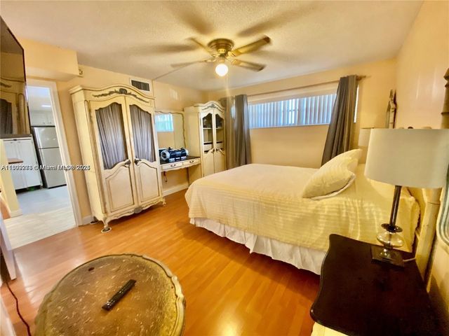 671 S Hollybrook Dr 104, Pembroke Pines, FL 33025