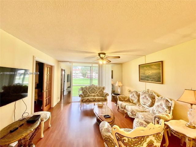 671 S Hollybrook Dr 104, Pembroke Pines, FL 33025