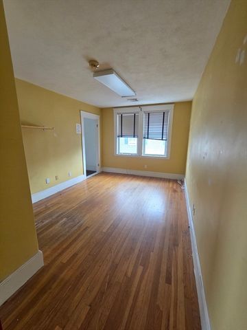 167 Boston St 1, Salem, MA 01970