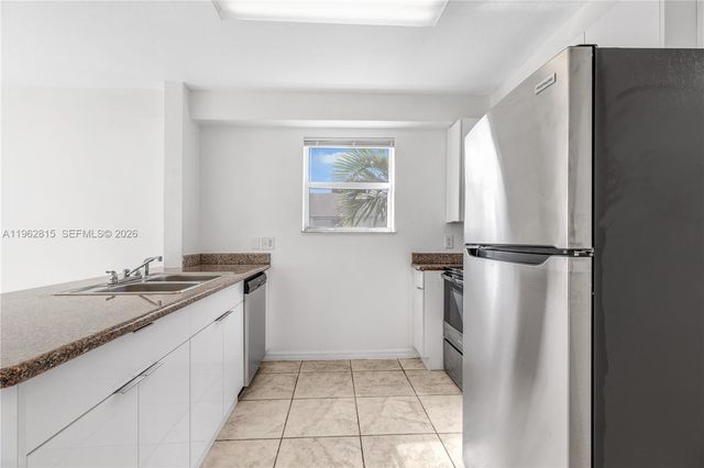 520 SW 5th St 203, Miami, FL 33130