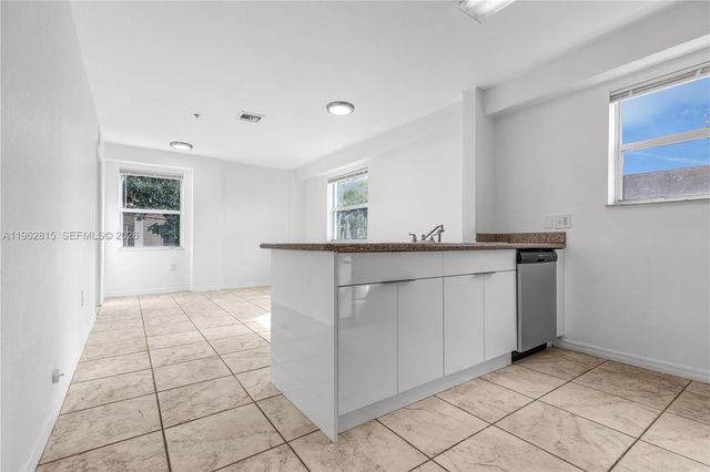 520 SW 5th St 203, Miami, FL 33130