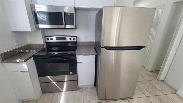 520 SW 5th St 203, Miami, FL 33130