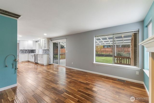 14414 4th Avenue Ct E, Tacoma, WA 98445