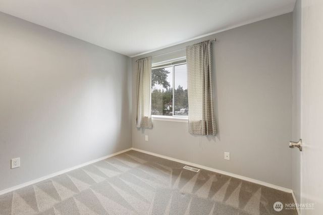 14414 4th Avenue Ct E, Tacoma, WA 98445