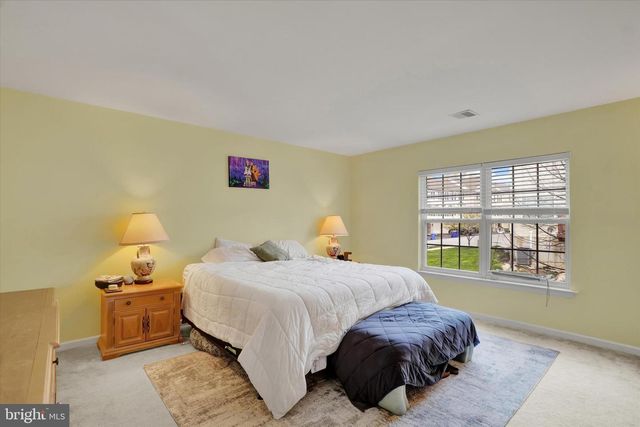 2705 STEEPLE CHASE DR, York, PA 17402