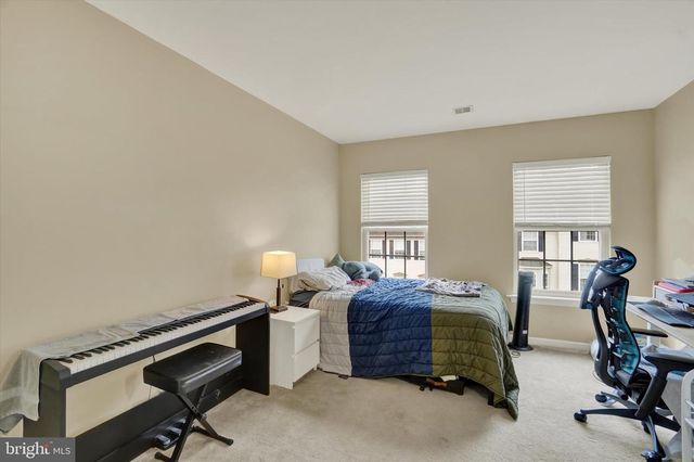 2705 STEEPLE CHASE DR, York, PA 17402