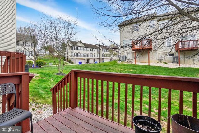 2705 STEEPLE CHASE DR, York, PA 17402