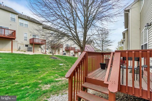 2705 STEEPLE CHASE DR, York, PA 17402