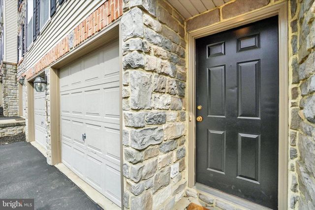 2705 STEEPLE CHASE DR, York, PA 17402