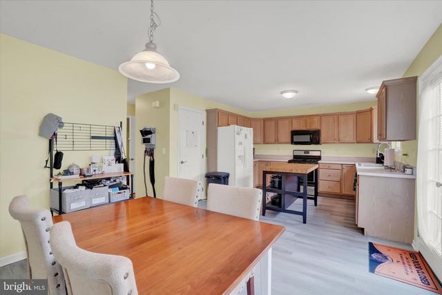 2705 STEEPLE CHASE DR, York, PA 17402