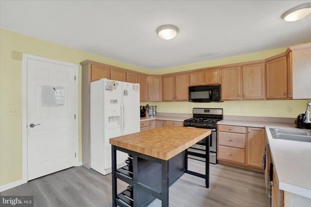 2705 STEEPLE CHASE DR, York, PA 17402