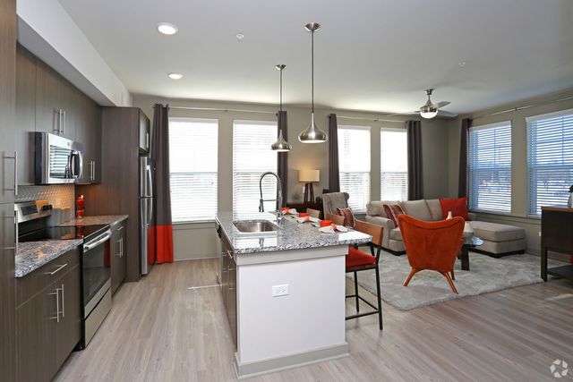 690 E Algonquin Road 3407, Schaumburg, IL 60173