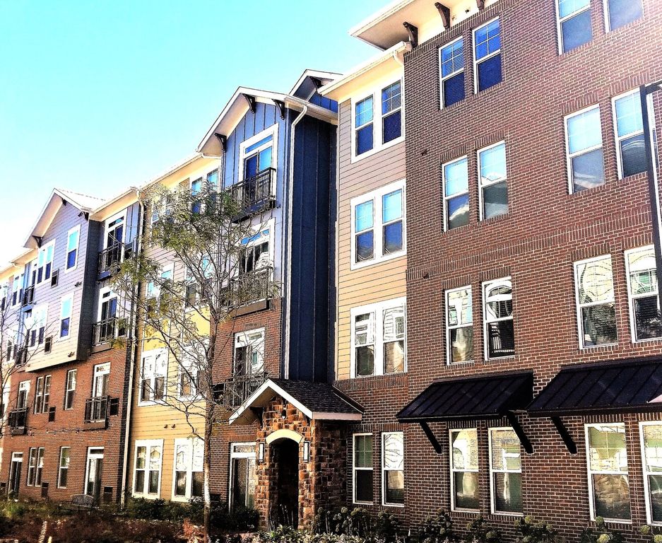 690 E Algonquin Road 3407, Schaumburg, IL 60173