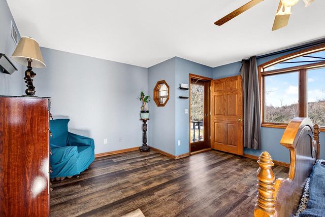 7009 Barber CIRCLE, West Bend, WI 53090