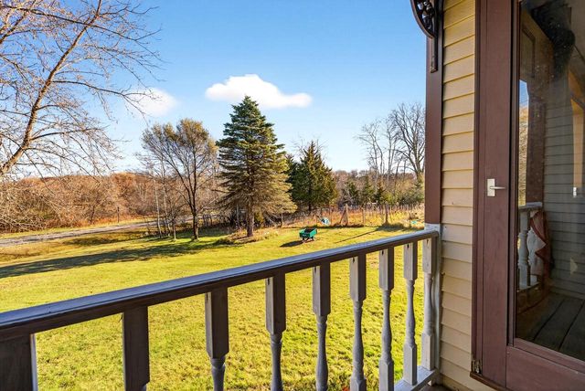 7009 Barber CIRCLE, West Bend, WI 53090