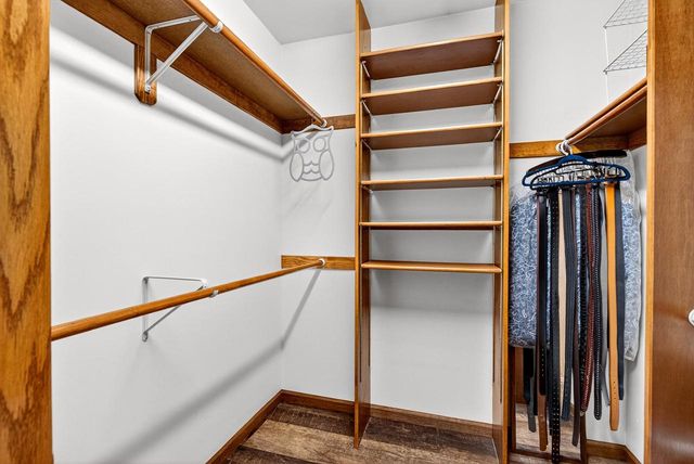 7009 Barber CIRCLE, West Bend, WI 53090