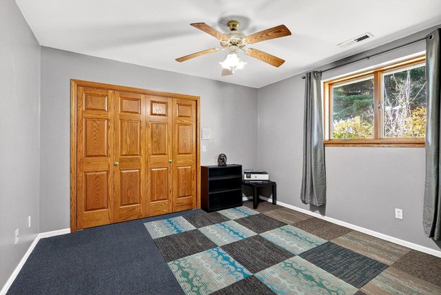 7009 Barber CIRCLE, West Bend, WI 53090