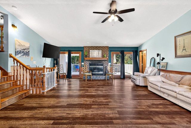 7009 Barber CIRCLE, West Bend, WI 53090