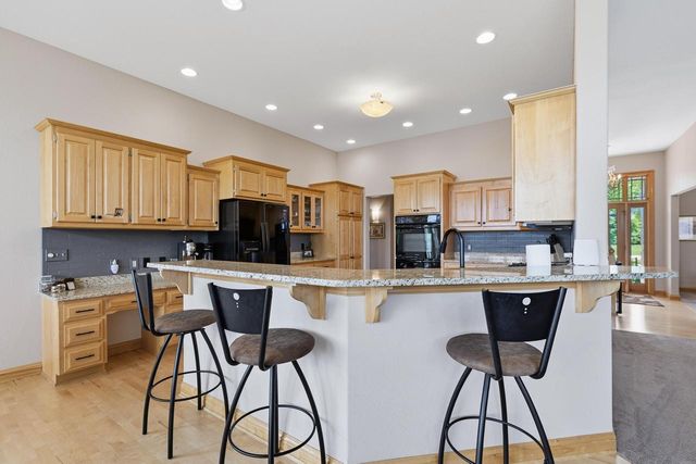 645 Talon TRAIL, Brookfield, WI 53045