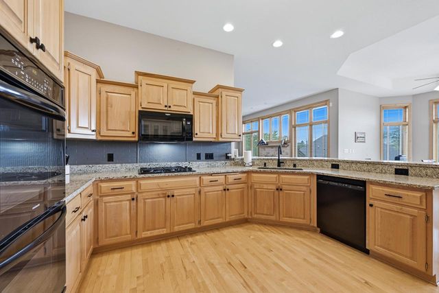 645 Talon TRAIL, Brookfield, WI 53045