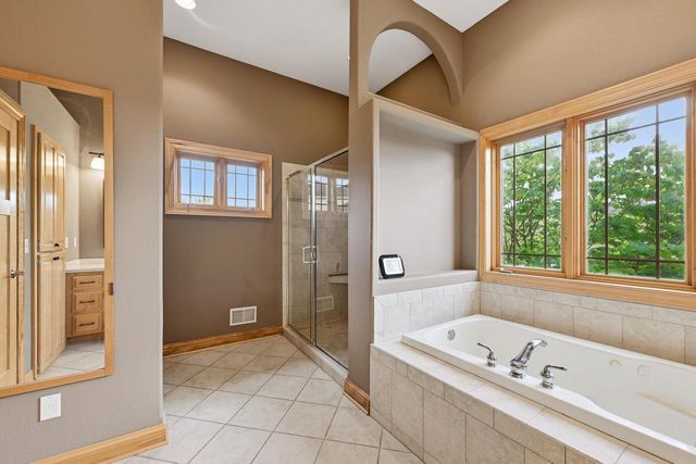 645 Talon TRAIL, Brookfield, WI 53045