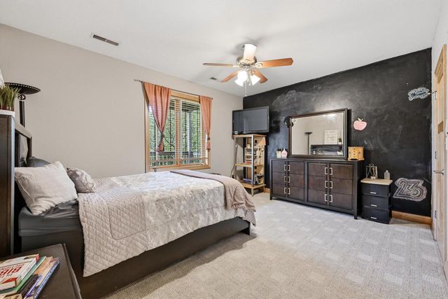 645 Talon TRAIL, Brookfield, WI 53045