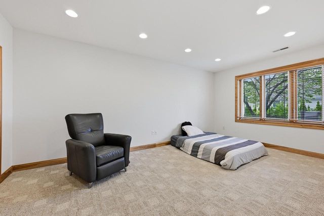 645 Talon TRAIL, Brookfield, WI 53045