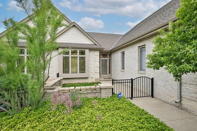 645 Talon TRAIL, Brookfield, WI 53045
