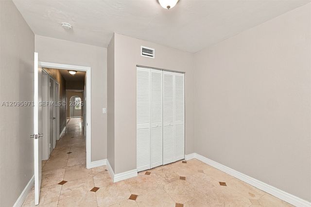 1379 NE 178th St, North Miami Beach, FL 33162