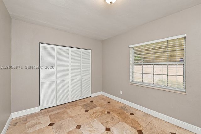 1379 NE 178th St, North Miami Beach, FL 33162