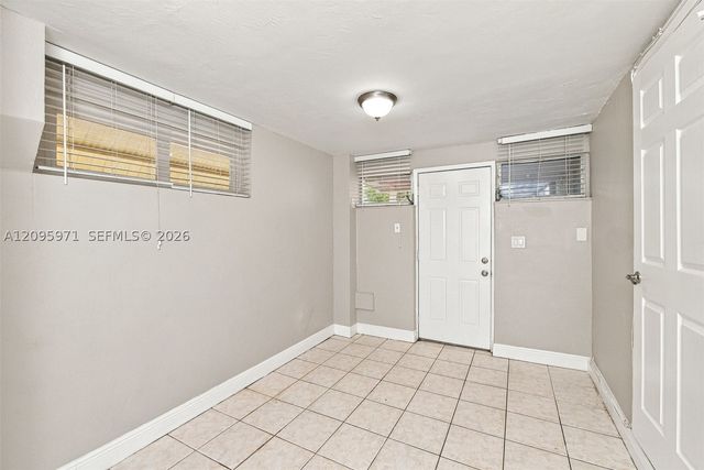 1379 NE 178th St, North Miami Beach, FL 33162