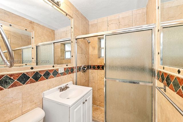 1379 NE 178th St, North Miami Beach, FL 33162