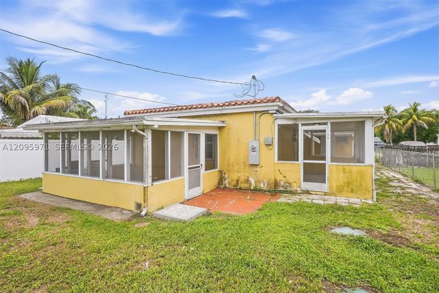 1379 NE 178th St, North Miami Beach, FL 33162