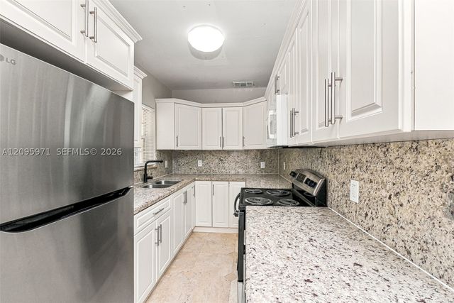 1379 NE 178th St, North Miami Beach, FL 33162