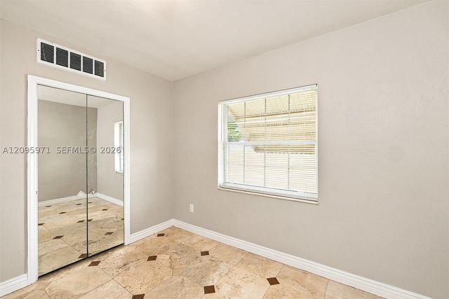 1379 NE 178th St, North Miami Beach, FL 33162