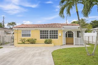 1379 NE 178th St, North Miami Beach, FL 33162
