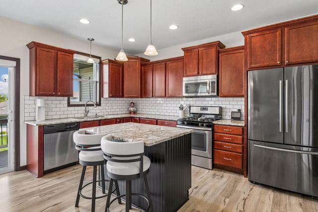1226 Vernon Drive, Carver, MN 55315