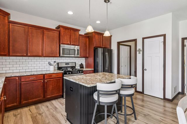 1226 Vernon Drive, Carver, MN 55315