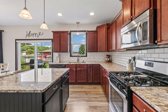 1226 Vernon Drive, Carver, MN 55315
