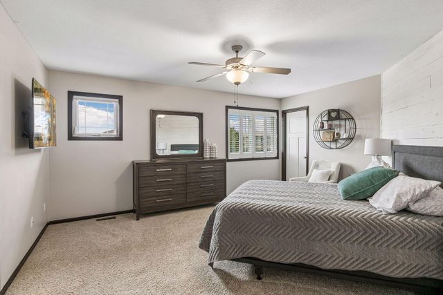 1226 Vernon Drive, Carver, MN 55315