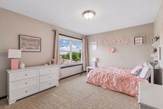 1226 Vernon Drive, Carver, MN 55315