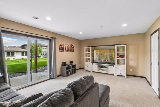 1226 Vernon Drive, Carver, MN 55315